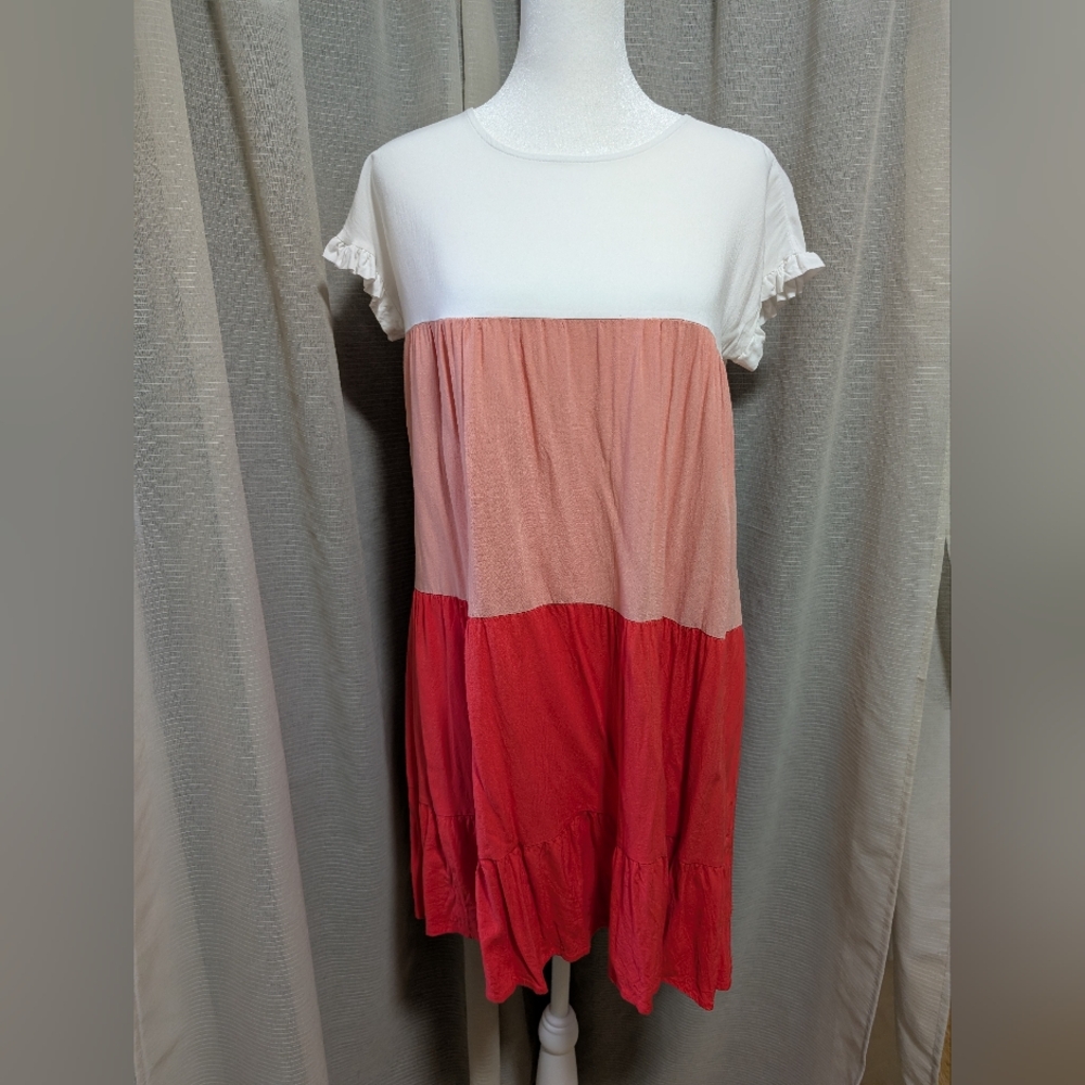 EUC Color block (Coral, Peach, White) Tiered Mini Dress. Small. Unknown Brand